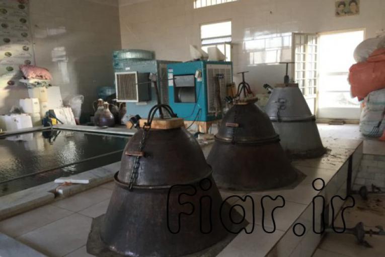 فروش انواع گلاب و عرقیات،گلاب کاشان،نعناع،بیدمشک